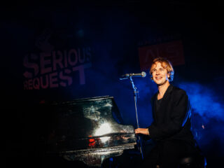 Tom Odell komt last minute naar Pinkpop 2025