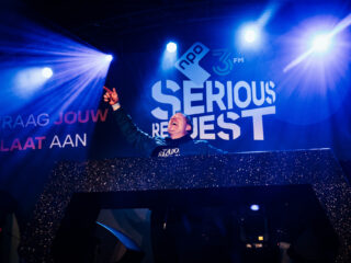 FeestDJRuud laat de Grote Markt Nijmegen kolken
