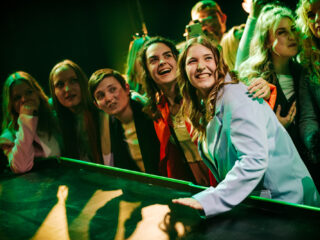 Solo naar de 3FM Awards, maar wel zin in nieuwe vrienden? Haal een groene cup!