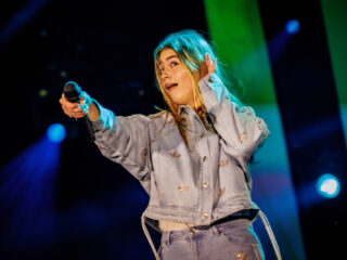 Roxy Dekker wordt emotioneel tijdens 3FM Serious Request-optreden