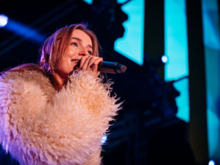 Anna-Rose Clayton treedt op bij 3FM Serious Request