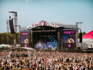 Win samen met jouw bestie een weekendticket voor Pinkpop 2026!