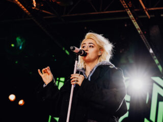 Bente opent 3FM Serious Request 2025 met nieuw themalied ‘Hoogtevrees’