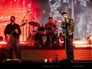 Louis Tomlinson neemt de hele Ziggo Dome mee met zijn energie