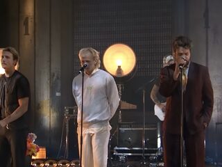 Kijk nu de Song van het Jaar optredens van Froukje, Goldband en MEAU terug