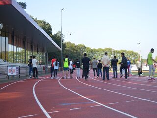 Hardlopen met vluchtelingen: “We hebben beweging nodig, iedereen hier heeft zoveel stress en woede”