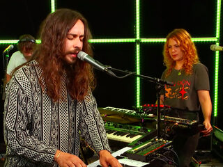 Altin Gün met een miniconcert in de 3FM Live Box