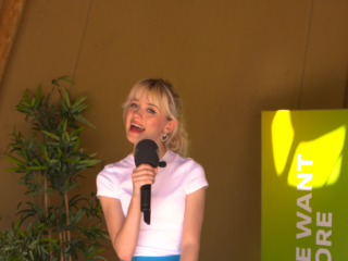 De 3: festival-editie: Maisie Peters gaat van online bekendheid naar de dikste festivals