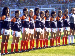 Ex-profvoetballer Berry van Aerle over EK-finale 1988: "Wij zijn toen langzaam gegroeid in het toernooi"