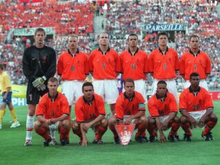 Ronald de Boer over legendarische Oranje-doelpunt WK 1998: "Ik weet nog wel dat ik helemaal gek werd dat die goal viel"