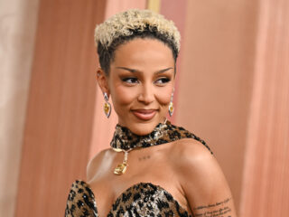 Andere baan, andere naam: artiesten in een parallel universum