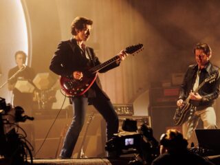 'The Car' van Arctic Monkeys is uit: geef het een testrit