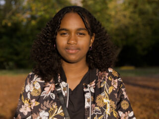 B’shina (12) haar moeder wilde wel voor haar zorgen, maar het lukte haar niet