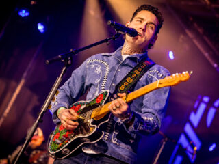 Douwe Bob brengt sfeer en soul op de Markt in Den Bosch