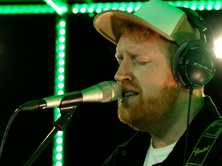 Gavin James met ‘The Book Of Love’ en nieuwe single ‘White Noise’ in de 3FM Live Box