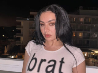 ‘Apple’ van Charli xcx pakt de Megahit van deze week