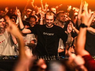 ADE24: Non-stop glimlachjes en hyperharde house bij Club Heart BrokenADE24: Non-stop glimlachjes en hyperharde house bij Club Heart Broken