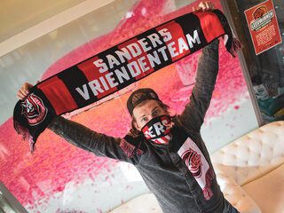 Sanders Vriendenteam 'sjaal-afhaal' is morgen langs de A2 te vinden