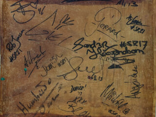 De grote geldverzamelaar: het verhaal van de Glazen Huis-schaal