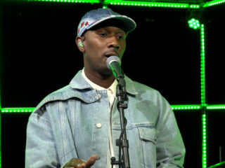 Opzij, opzij, opzij! Dio maakt plaats in de 3FM Live Box