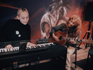 Froukje maakt voor 5 mei docu met Oekraïense artiest Roxolana