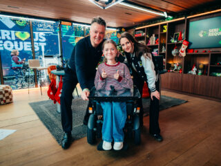 Louis van Gaal en Coco (21) in het Glazen Huis: "Blijf doneren"