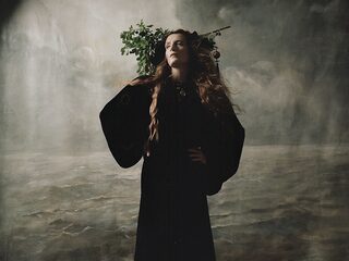 Florence + The Machine brengt nieuw album 'Dance Fever' uit