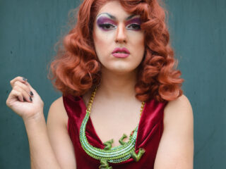 Dragqueen Emily Salvia (25) over Paarse Vrijdag: “Ik wil dat het voor de generaties onder mij makkelijker wordt om jezelf te zijn”