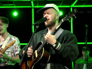 Hiigo confronteert met tranentrekkende teksten in de 3FM Live Box