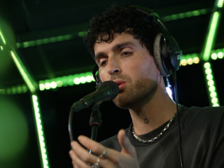 Duncan Laurence met ‘Rest In Peace’ en Douwe Bob-cover 'I Do' in 3FM Live Box