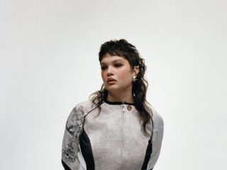 Lola Young pakt met ‘Messy’ de 3FM Megahit van deze week