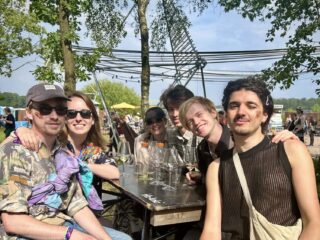 Pinnen op een festival: mega fijn, maar hoe doe je een rondje?