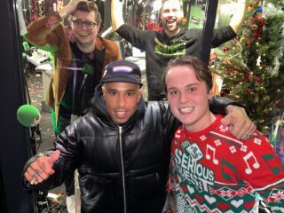 Bizzey regelt baan voor Redlef en haalt meteen €5000 binnen voor 3FM Serious Request