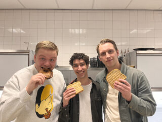 Onze nacht-dj's komen in actie voor 3FM Serious Request met tostikraam