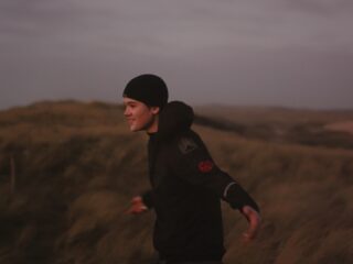 Tim (31) filmde hoe Luc (15) wegliep uit een gesloten jeugdinstelling