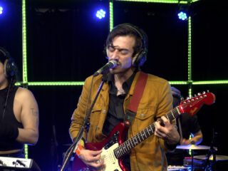 Indian Askin gooit alle demonen eruit in de 3FM Live Box