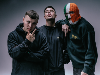 KNEECAP: "We hebben Fontaines dronken gevoerd voor een samenwerking!"