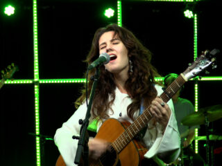 Leah Rye doet emotionele ontdekkingen in de 3FM Live Box