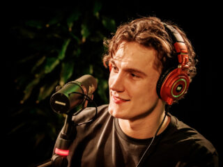 3FM Talent MICHA bij ESNS: “Ik ben goed in optreden, dus dat doe ik”