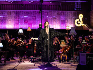 Symfonische Sessies: jet van der steen en orkest vertolken 'Adem In, Adem Uit' en 'Juni'