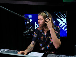 ADE vanuit de Melkweg: 3FM-dj Frank ontvangt nieuwe en oude bekenden