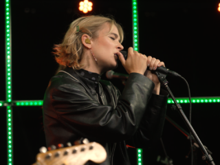 Pommelien Thijs in de 3FM Live Box met ‘IK MOET GAAN’: openhartig, eerlijk en een beetje ‘Gedoe’