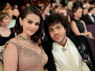 Een muzikale kijk in de relatie tussen Selena Gomez en Benny Blanco