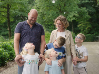 SR25: Stijn (2) overleed aan zijn spierziekte, nu is er een medicijn voor ontwikkeld