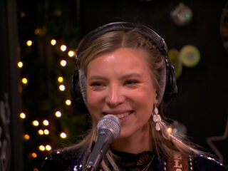 Melanie Ryan haalt €17.500,- op en maakt muzikaal debuut in het Glazen Huis