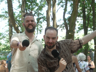 De Staat deelt festivalgeheimen in 'De 3: festival-editie'