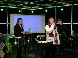 NONCHELANGE speelt 'Iedereen Is Lelijk' in de 3FM Live Box