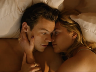 Harry Styles en Florence Pugh in 'Dont Worry Darling'-trailer