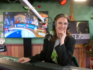 Sophie belt met Glazen Huis-dj’s in Duitsland