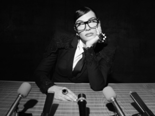 Maan luidt comeback in met nieuwste 3FM Megahit ‘Paranoia’